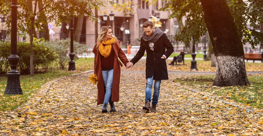 Jak nosić apaszki i szaliki jesienią? 